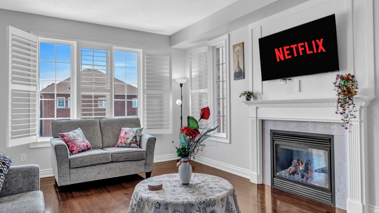 Photo of Livingroom in Durham Region
