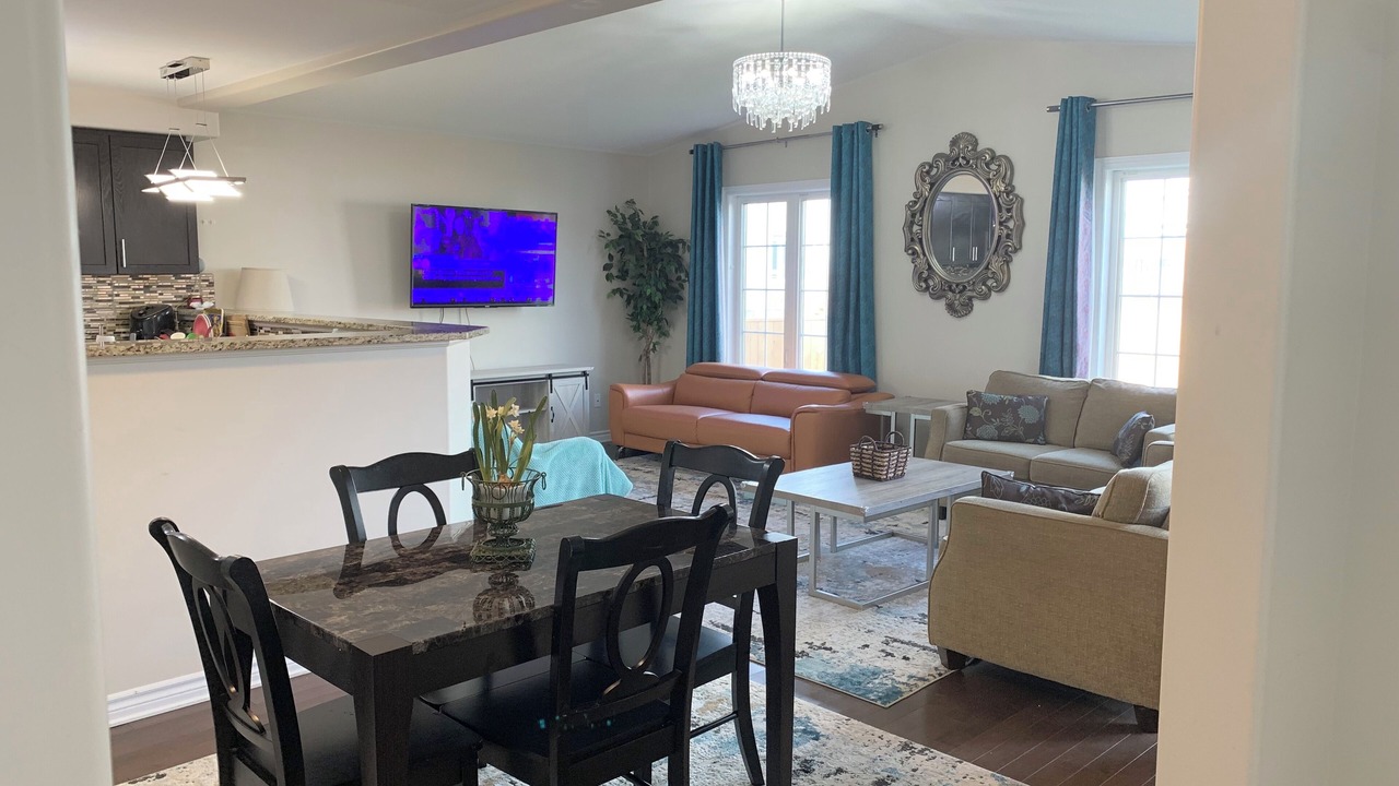 Photo of Livingroom in Amherstview