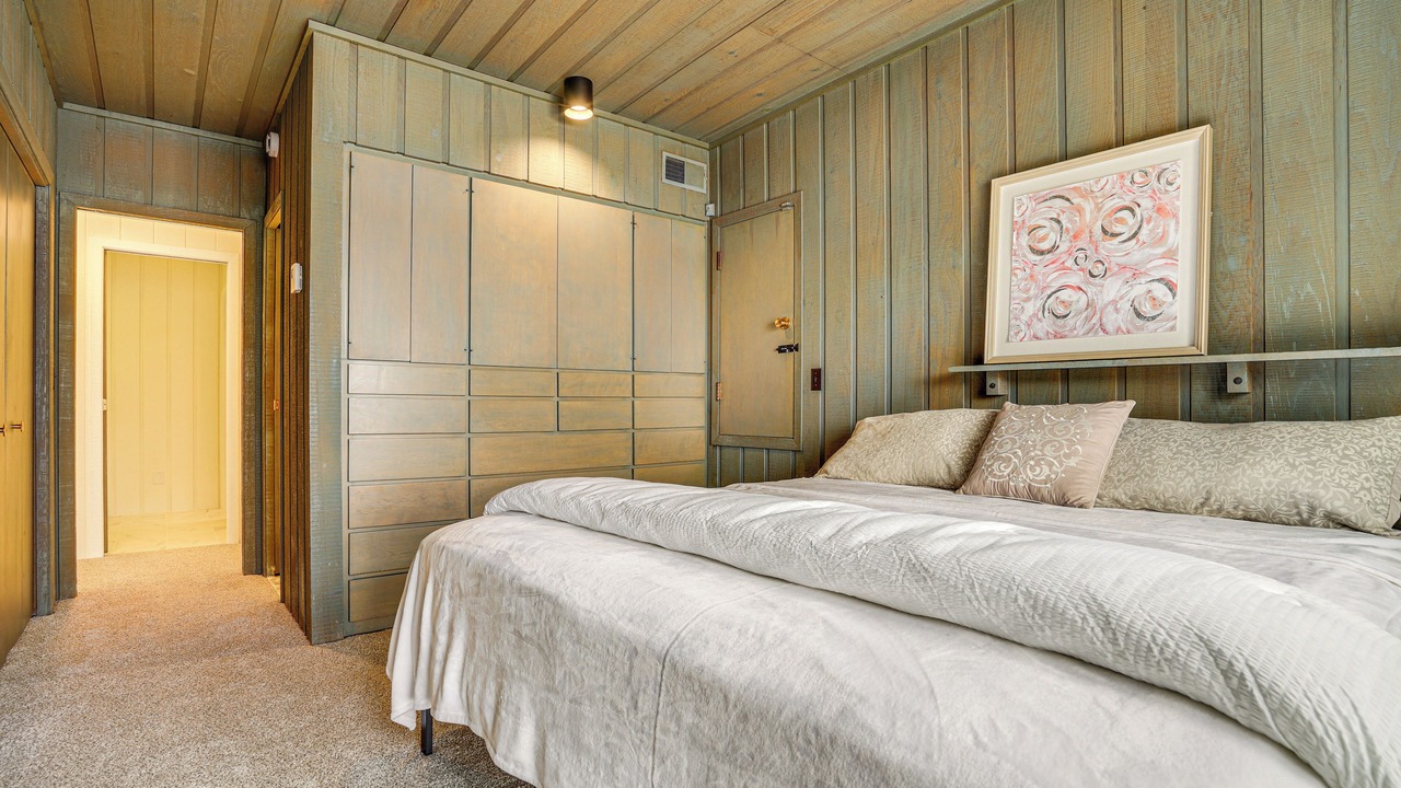 Photo of Bedroom in Little Canada