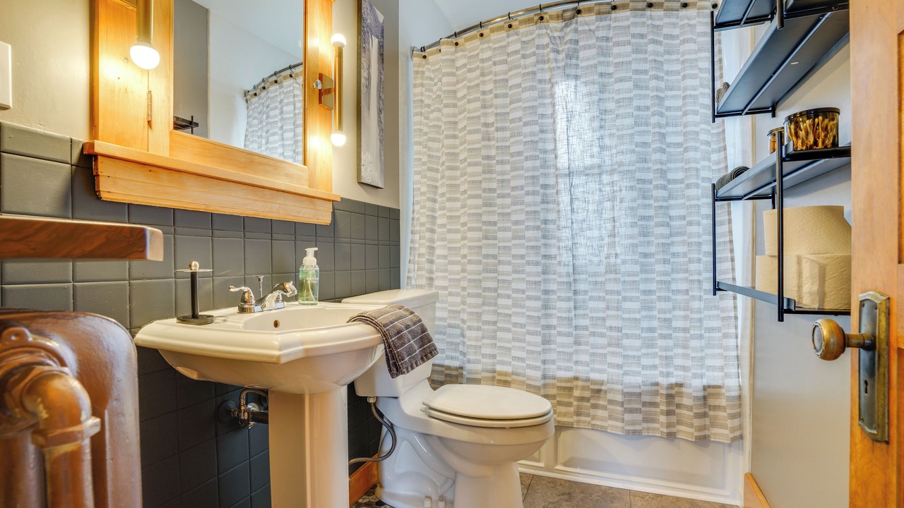 Photo of Bathroom in North End