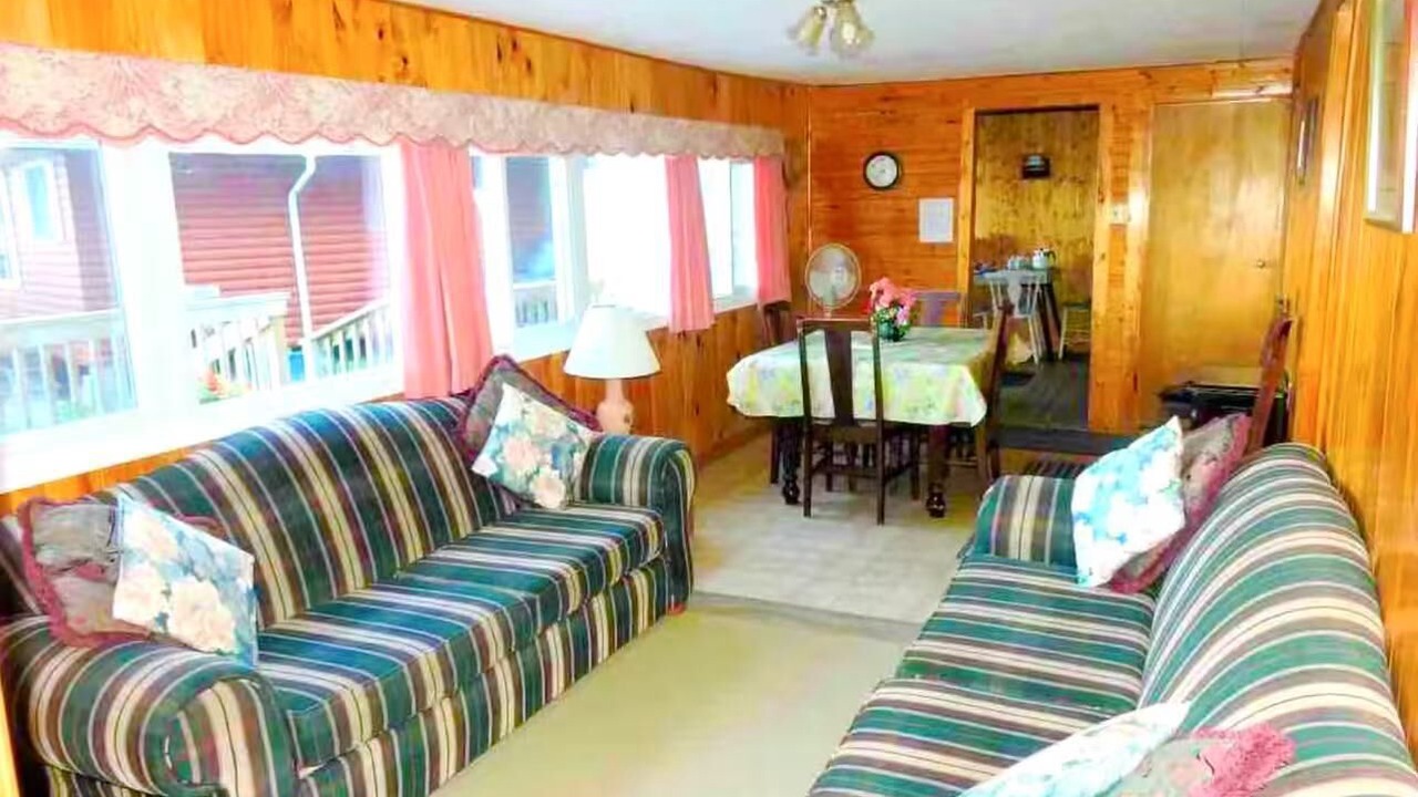 Photo of Livingroom in Lakefield
