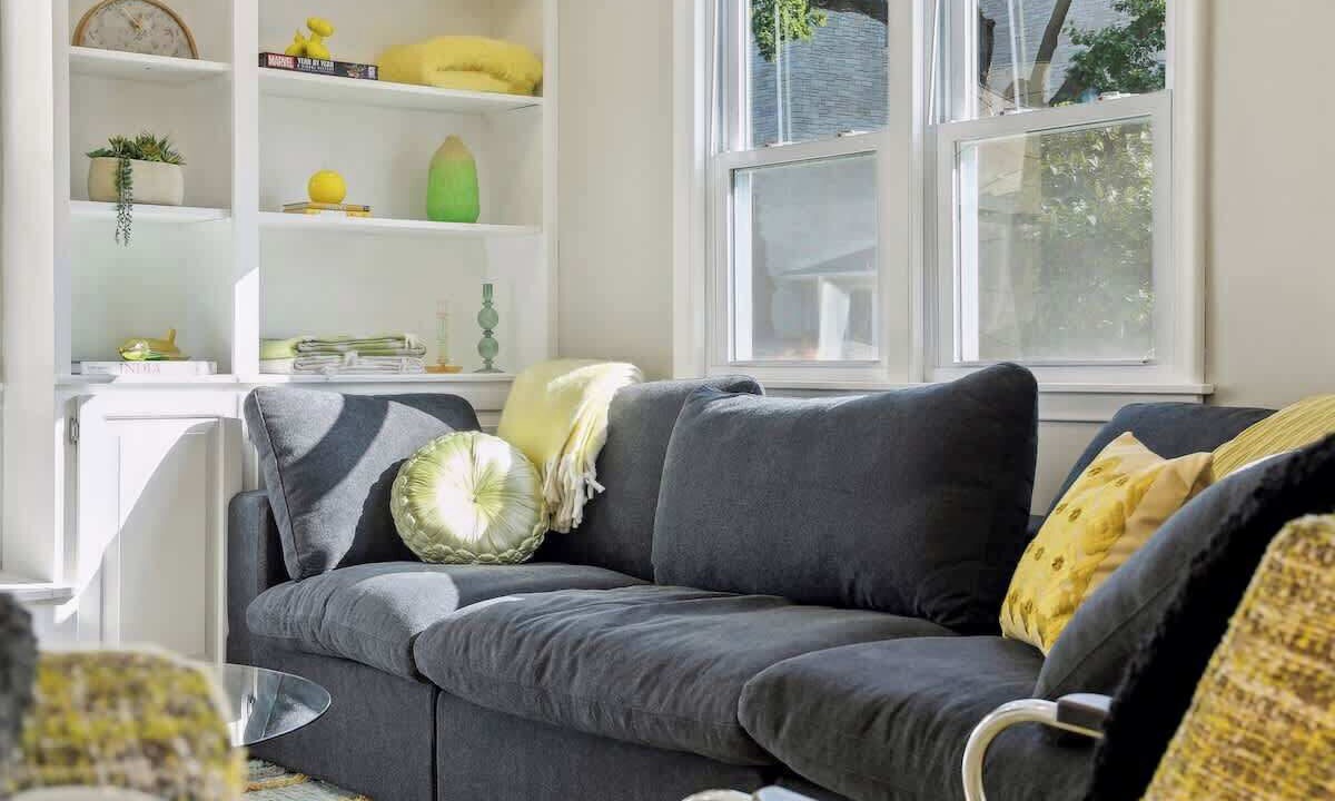 Photo of Livingroom in St. Anthony West