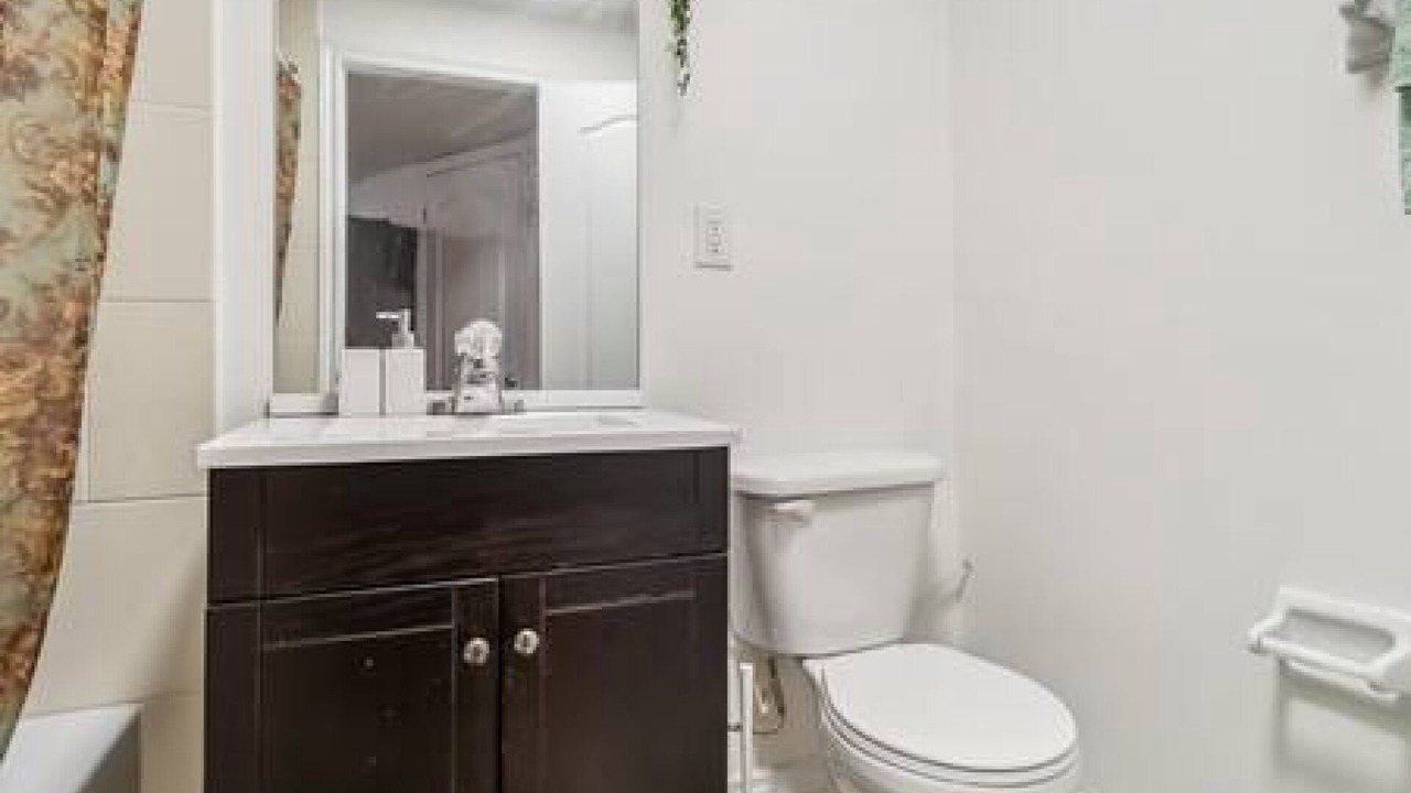 Photo of Bathroom in Churchill Meadows