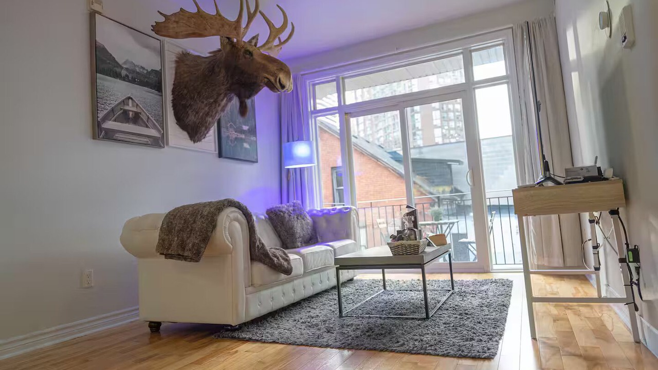 Photo of Livingroom in Church and Wellesley