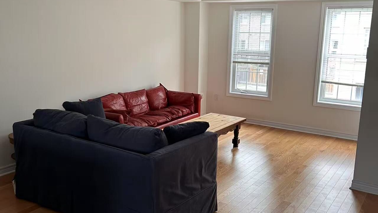 Photo of Livingroom in West Oak Trails