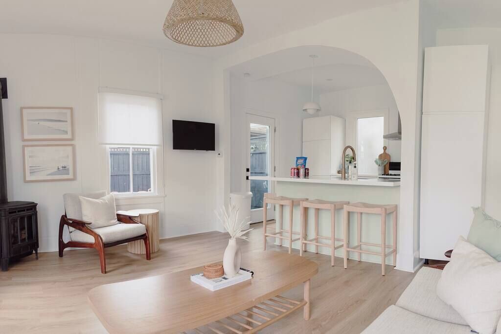 Photo of Livingroom in Port Dover