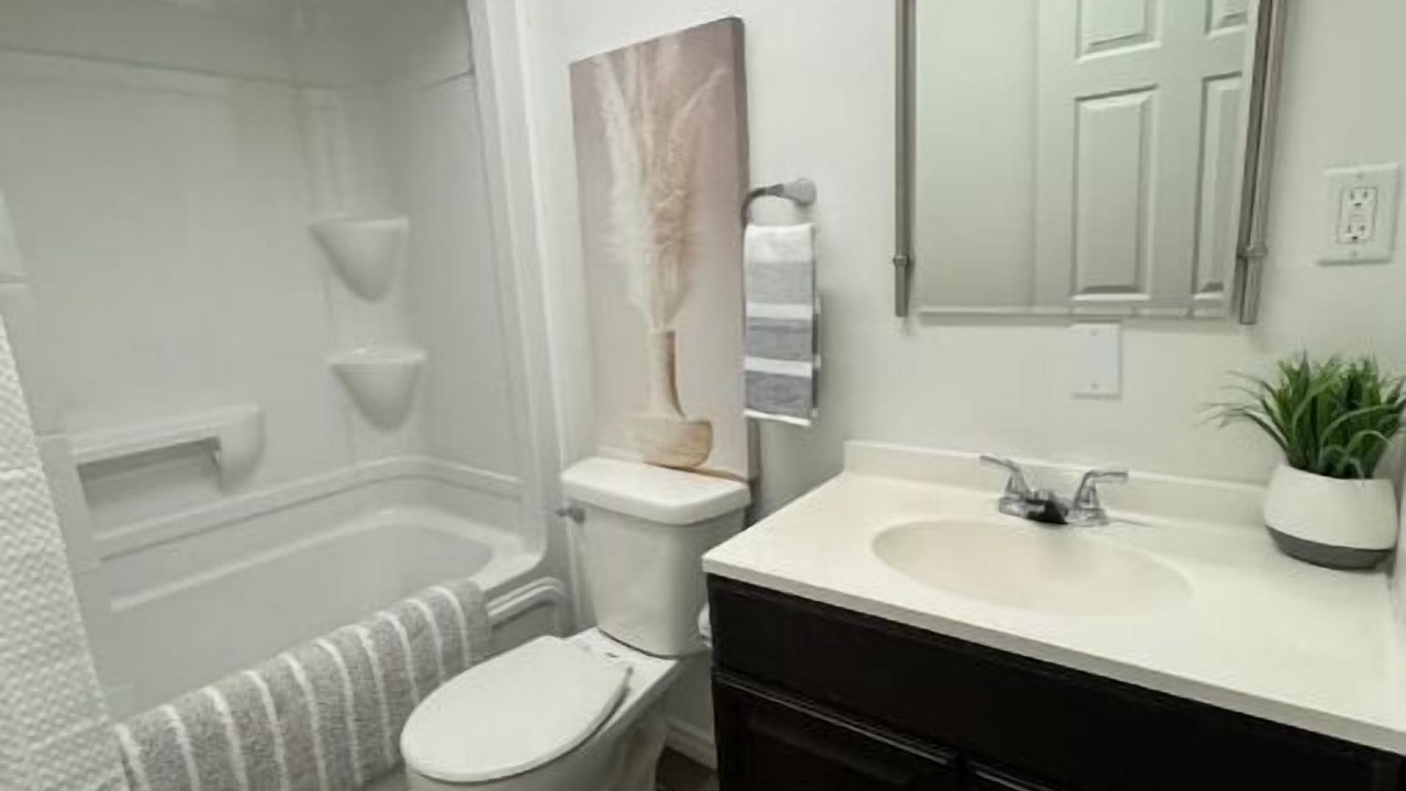 Photo of Bathroom in Garson