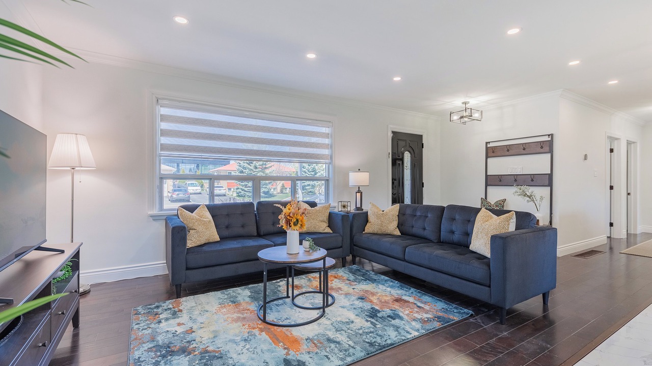 Photo of Livingroom in West Oakville