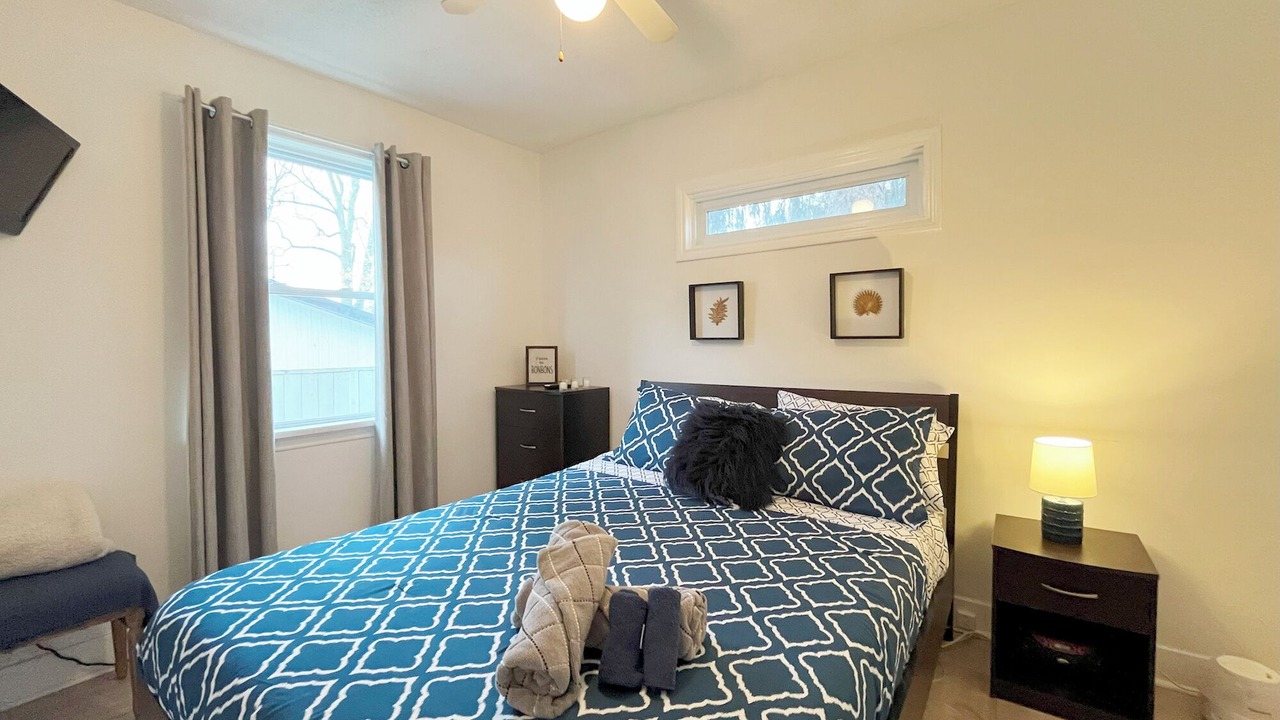 Photo of Bedroom in Port Dalhousie