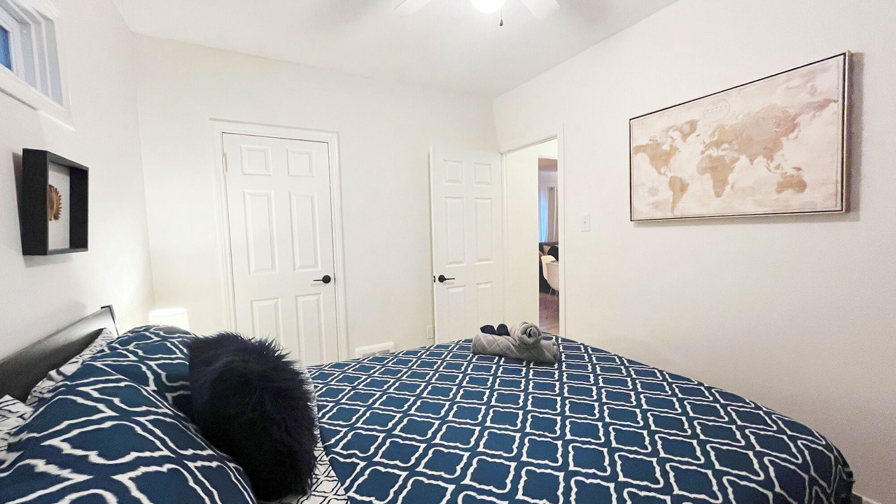 Photo of Bedroom in Port Dalhousie