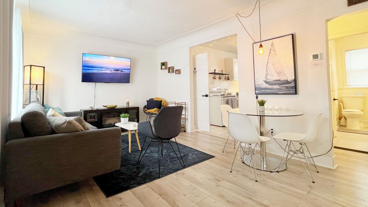 Photo of Livingroom in Port Dalhousie