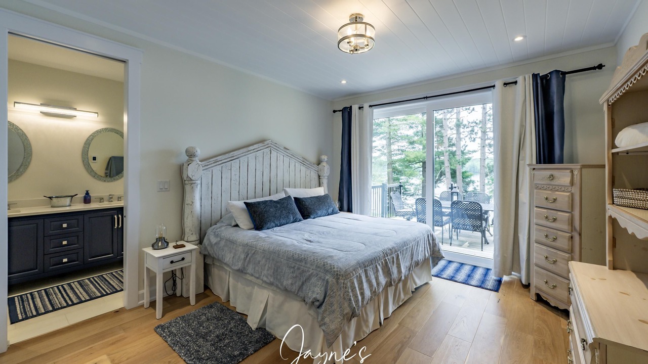 Photo of Bedroom in Lake of Bays