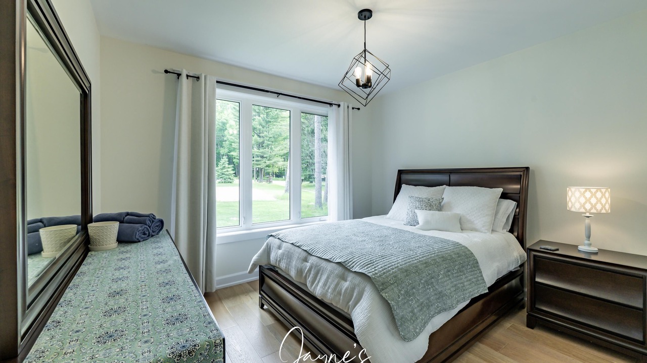 Photo of Bedroom in Lake of Bays