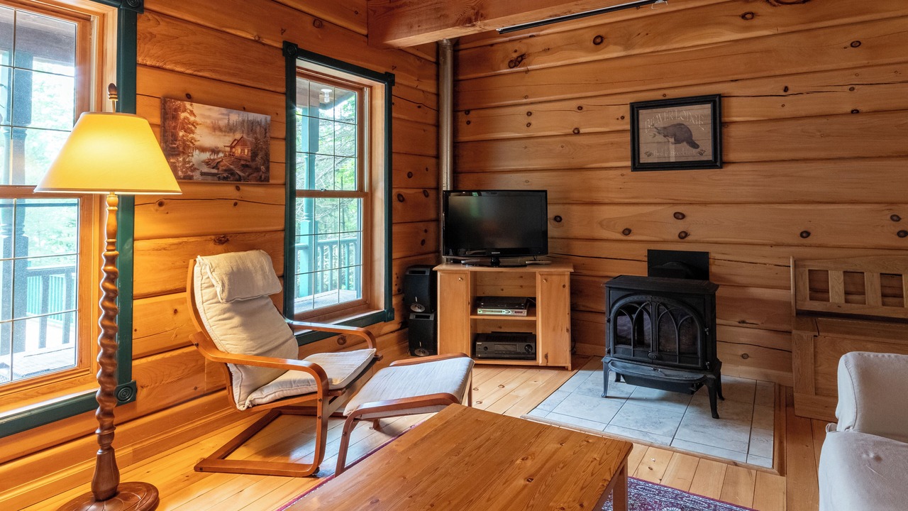Photo of Livingroom in North Frontenac