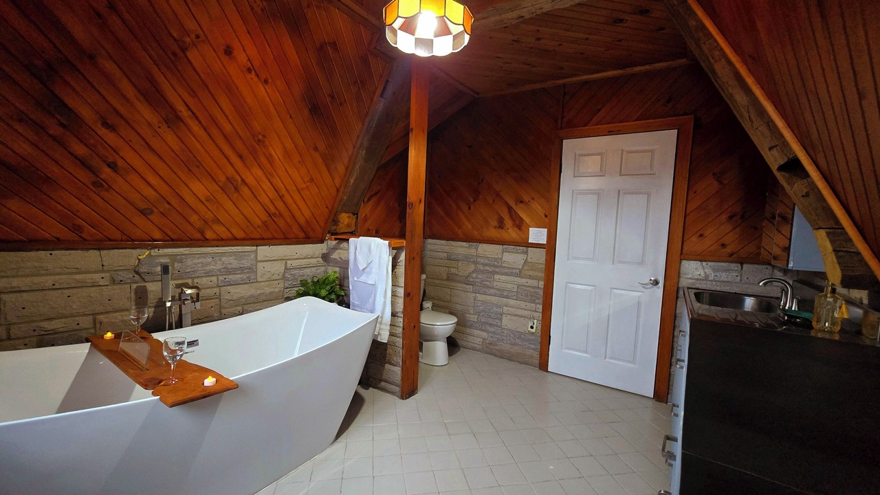 Photo of Bathroom in Seeleys Bay