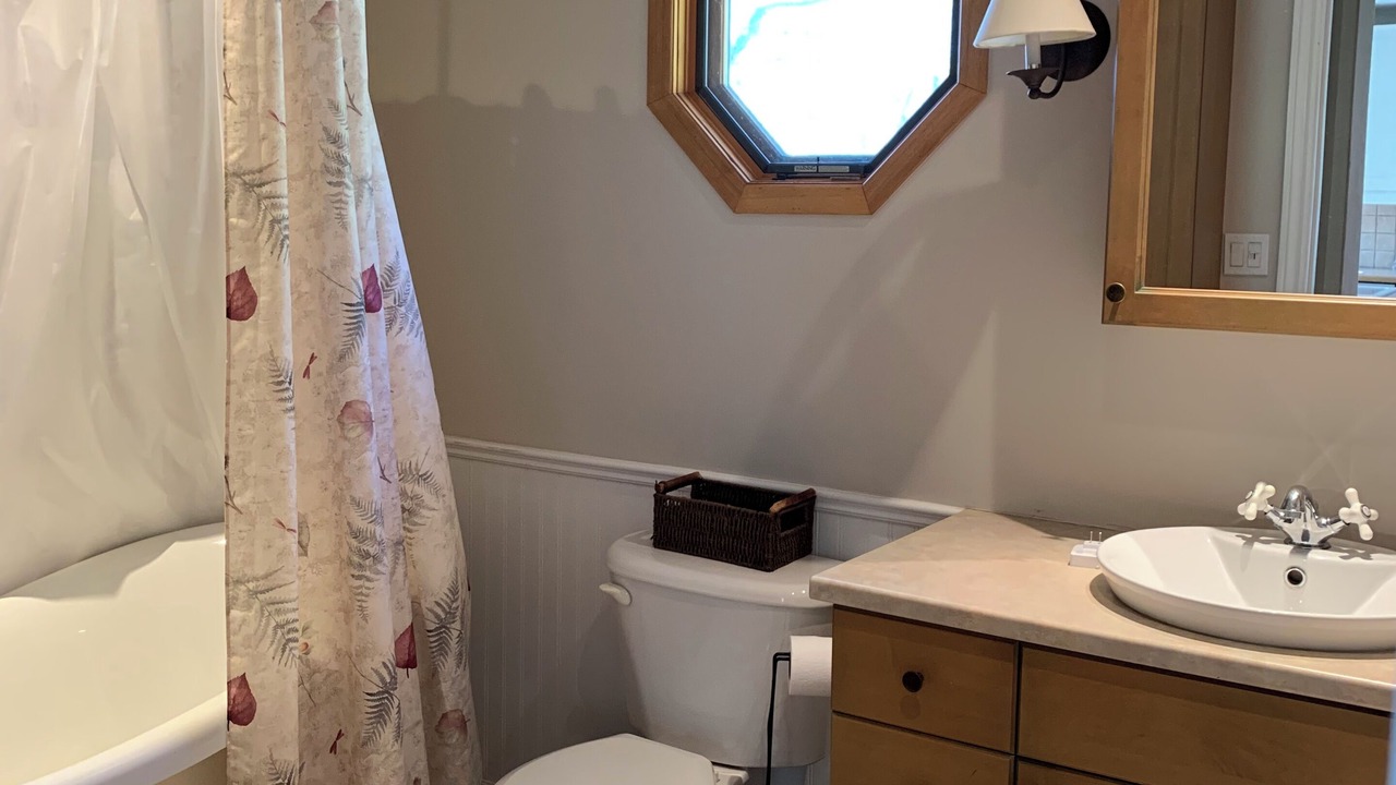 Photo of Bathroom in Frontenac