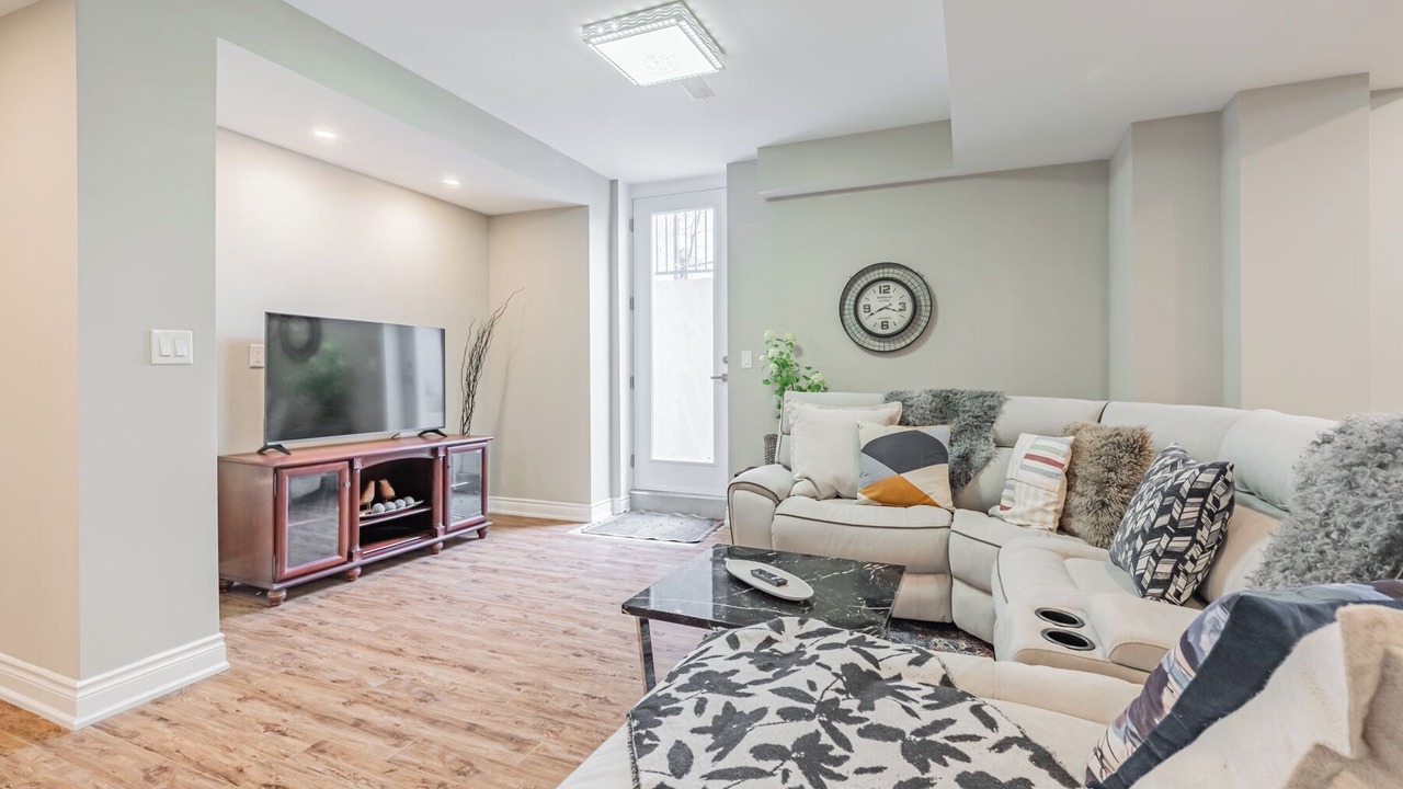 Photo of Livingroom in Cooksville