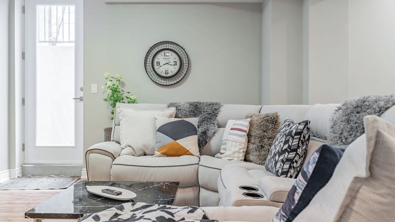 Photo of Livingroom in Cooksville