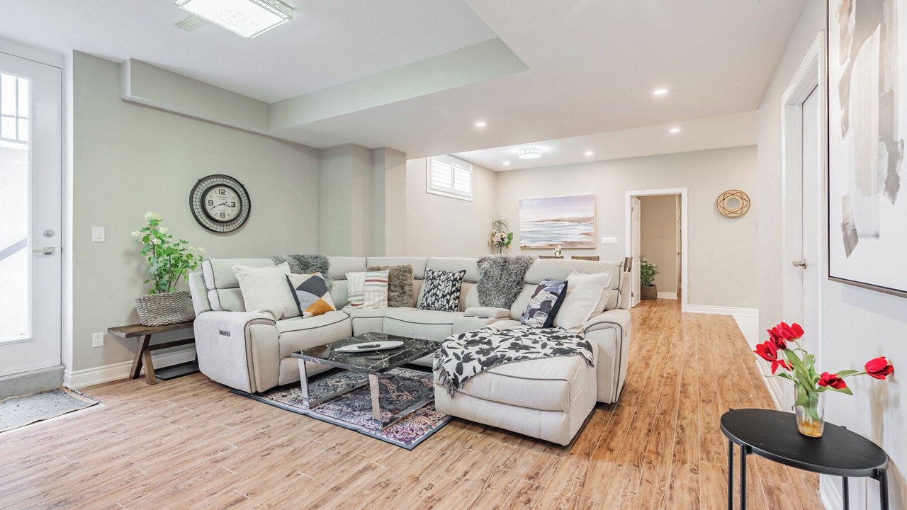Photo of Livingroom in Cooksville