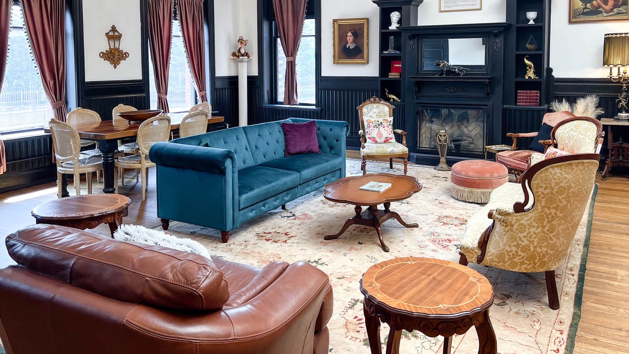 Photo of Livingroom in Downtown - Waterfront