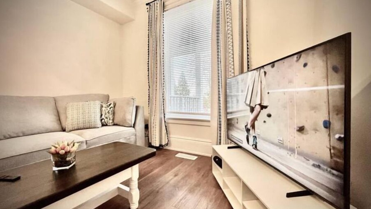 Photo of Livingroom in Sarnia