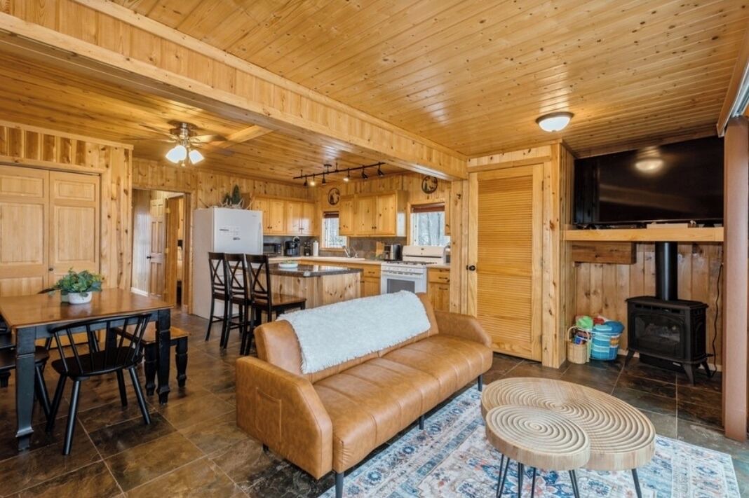 Photo of Livingroom in Onamia