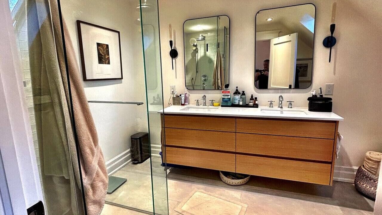 Photo of Bathroom in Roncesvalles Village