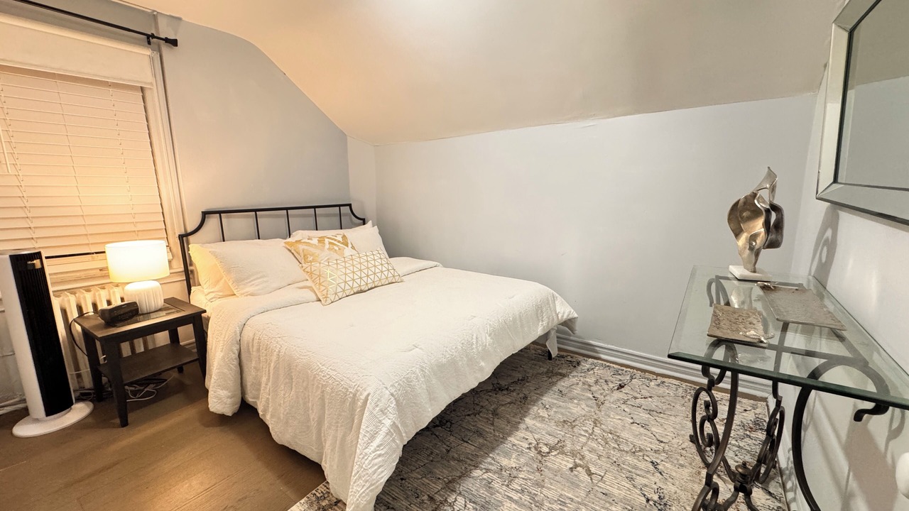 Photo of Bedroom in Port Credit