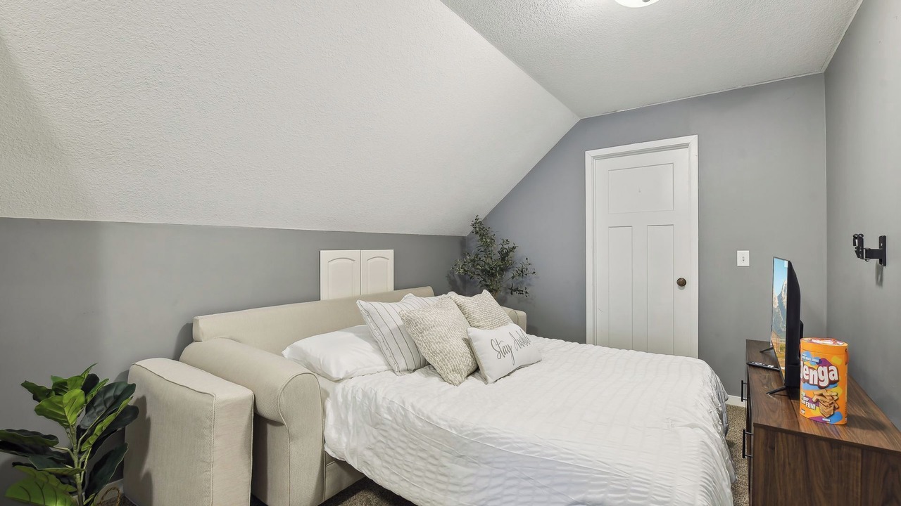 Photo of Bedroom in Richfield