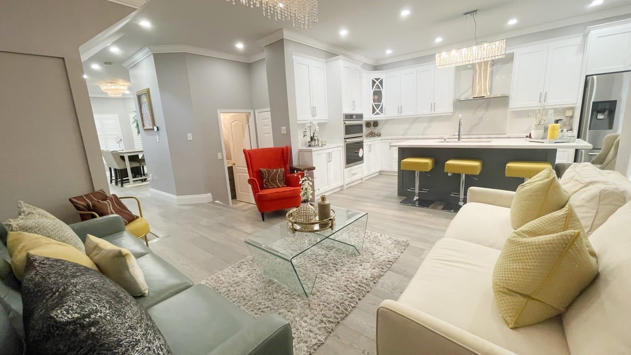 Photo of Livingroom in Churchill Meadows