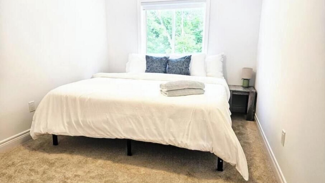 Photo of Bedroom in Gravenhurst