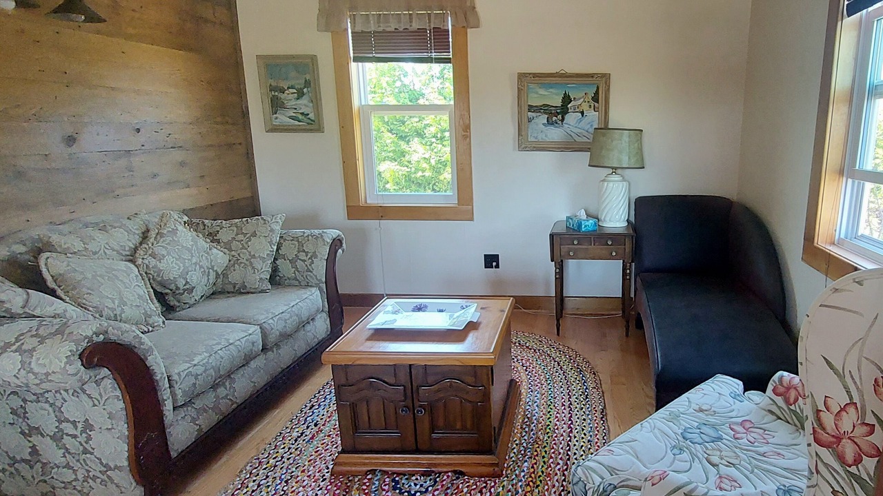 Photo of Livingroom in Bonnechere Valley