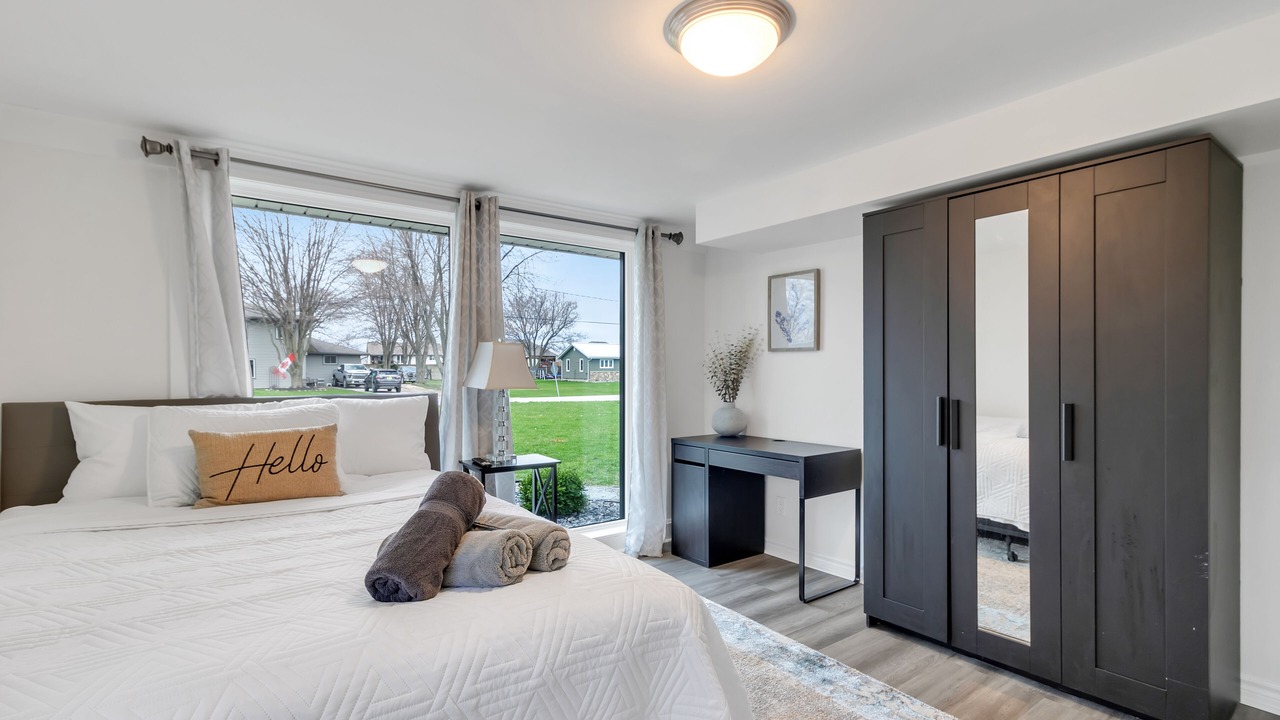 Photo of Bedroom in Lakeshore