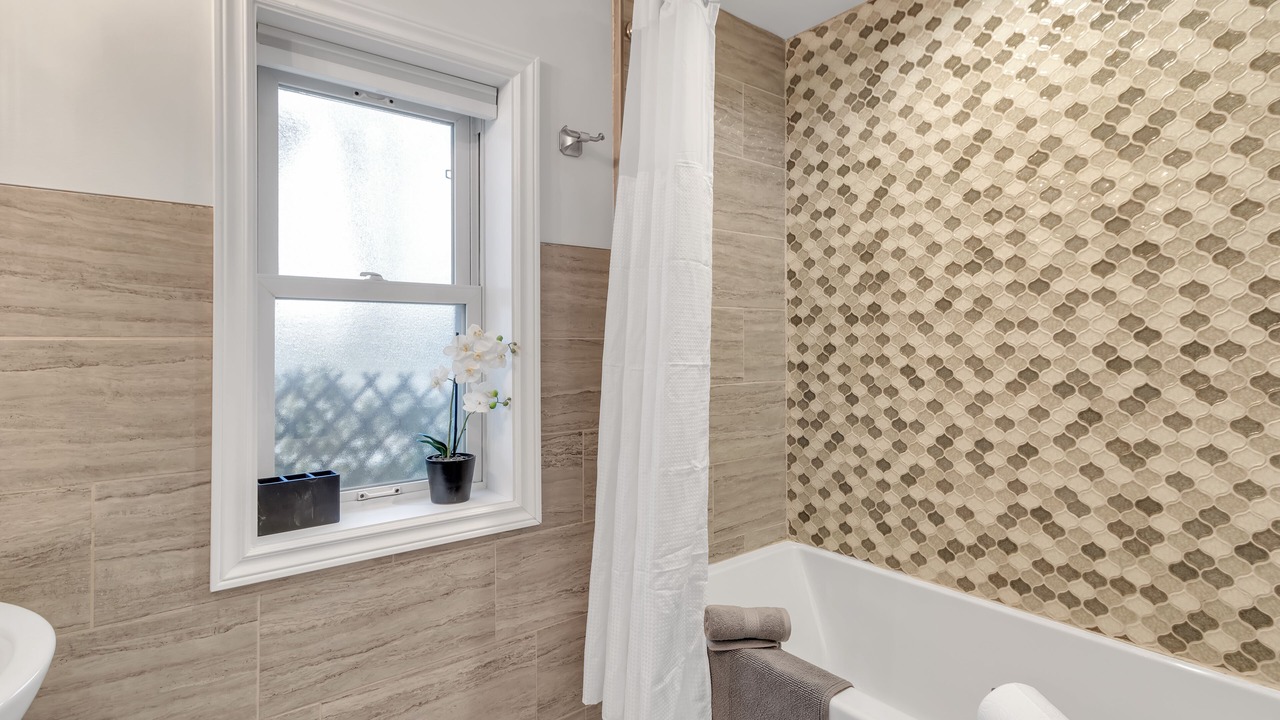 Photo of Bathroom in Lakeshore