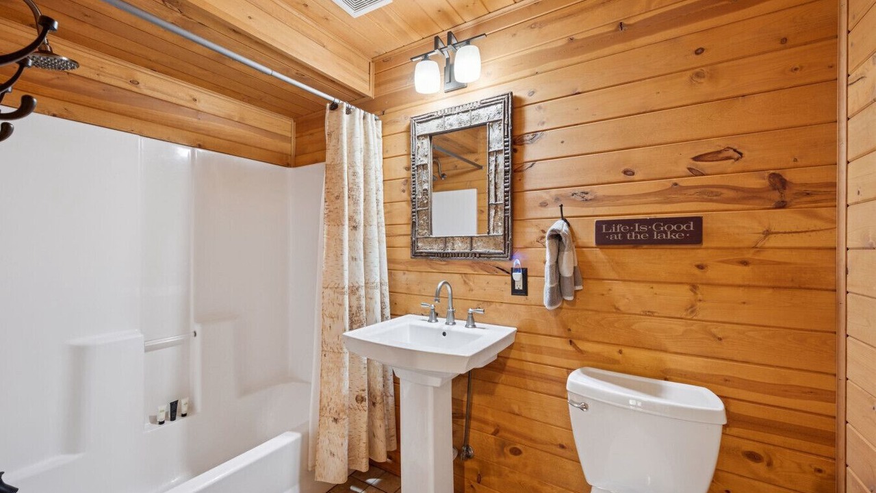 Photo of Bathroom in Isle