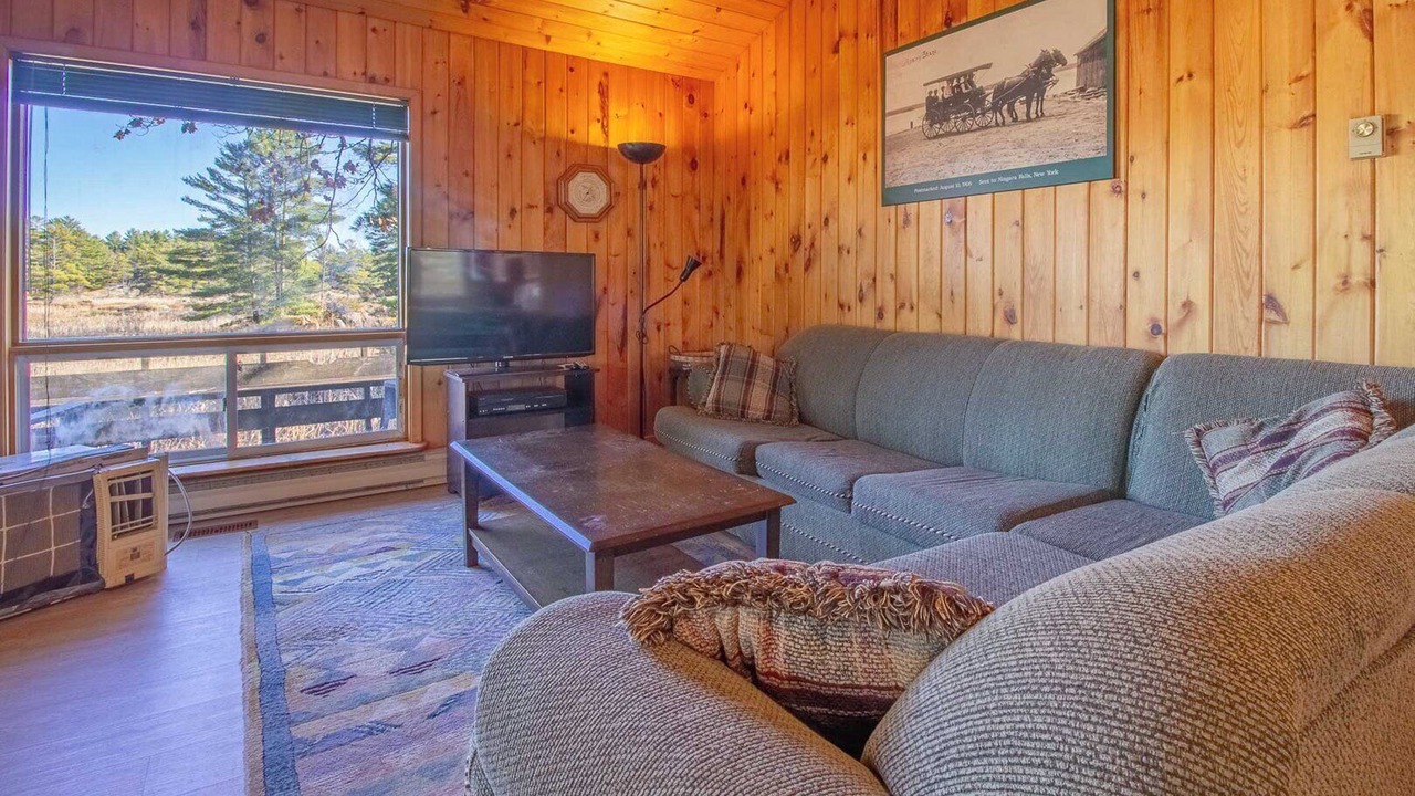 Photo of Bedroom in Trent Lakes