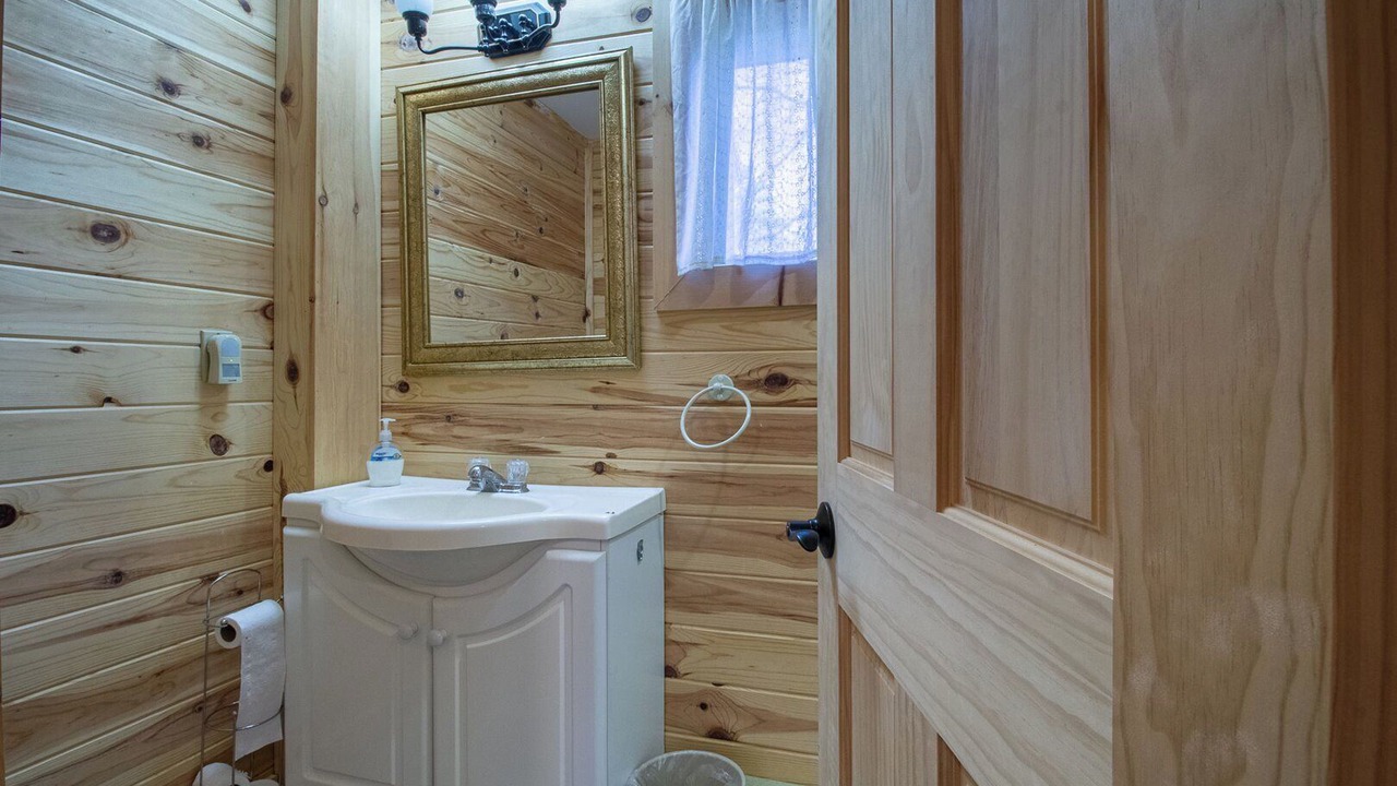 Photo of Bathroom in Trent Lakes