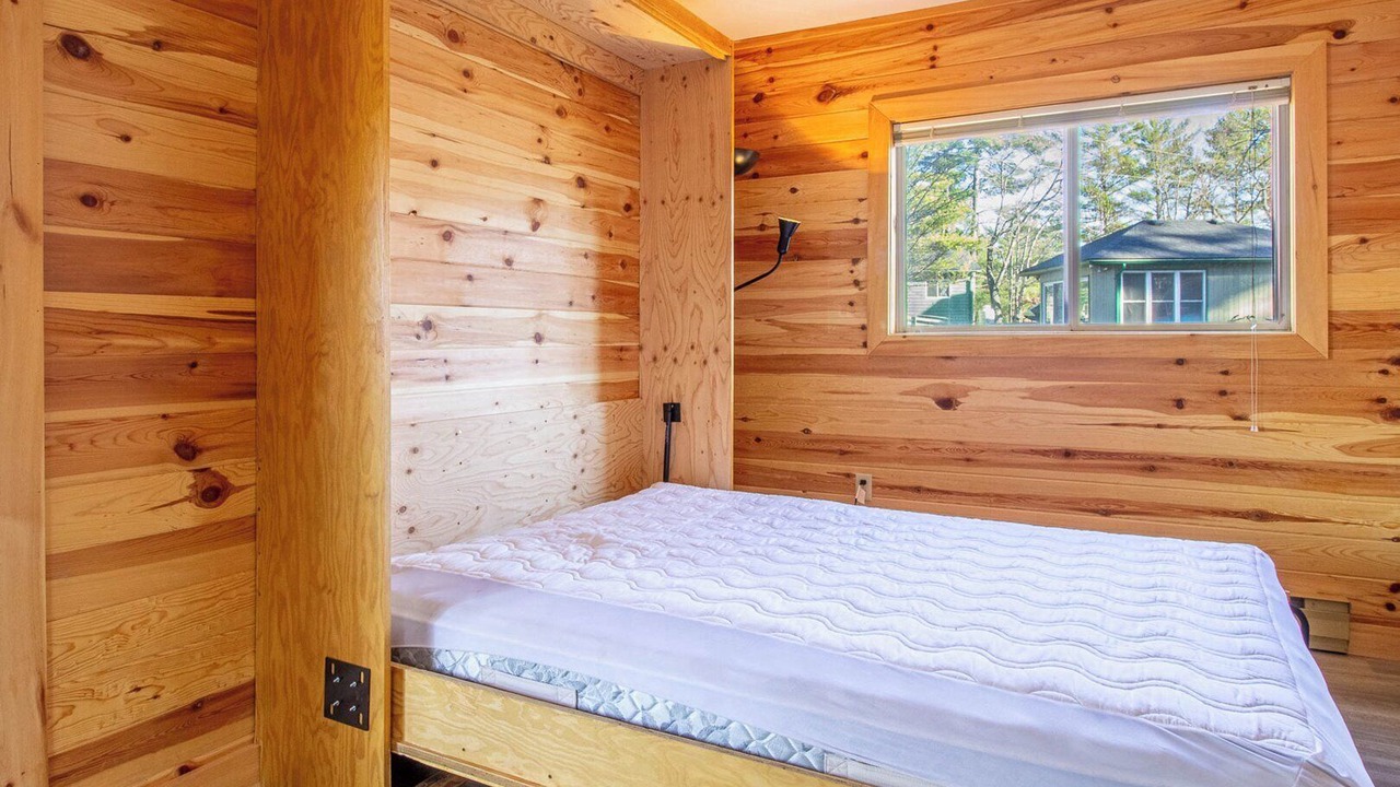 Photo of Bedroom in Trent Lakes