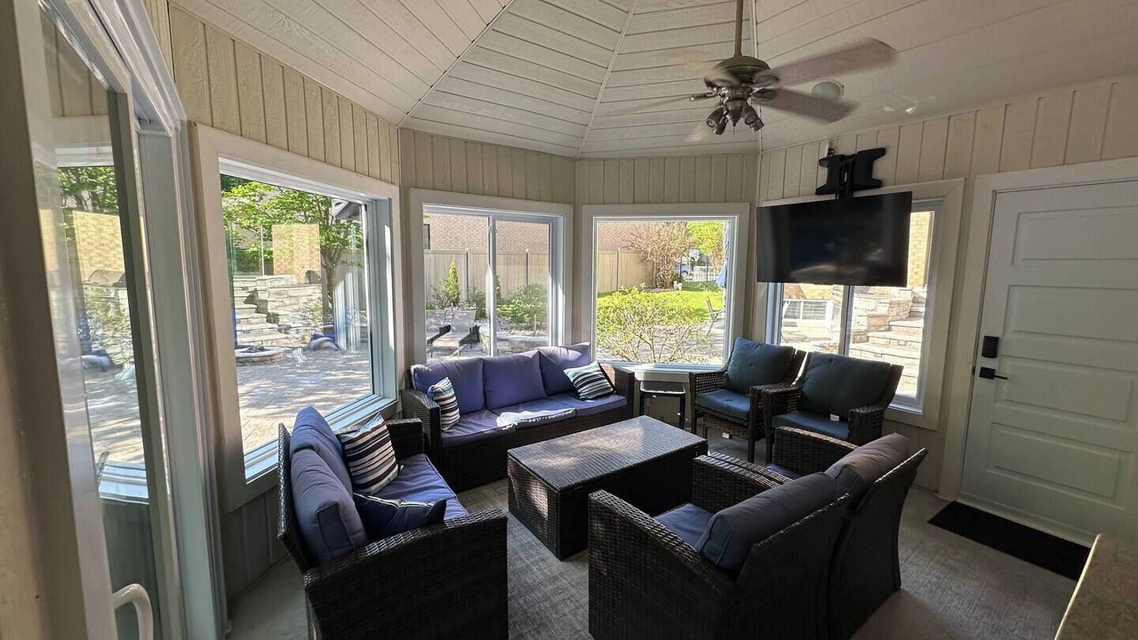 Photo of Livingroom in Ottawa Division