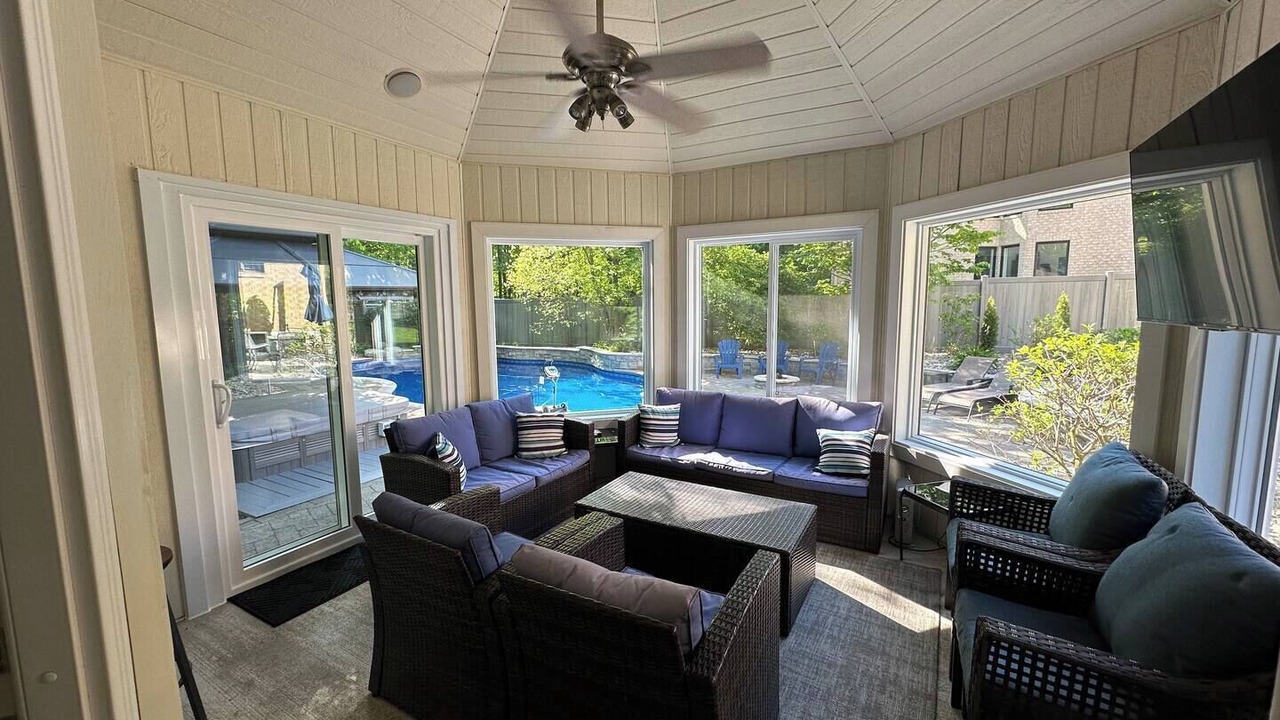Photo of Livingroom in Ottawa Division