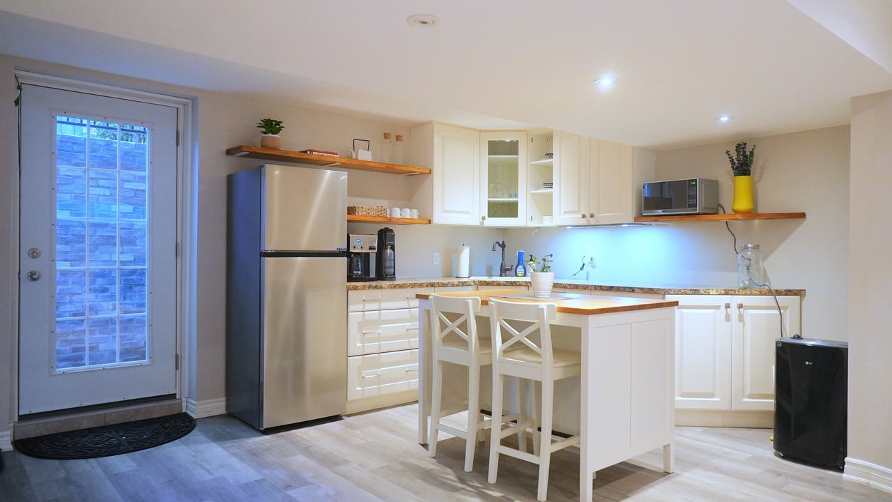 Photo of Kitchen in Clarkson-Lorne Park