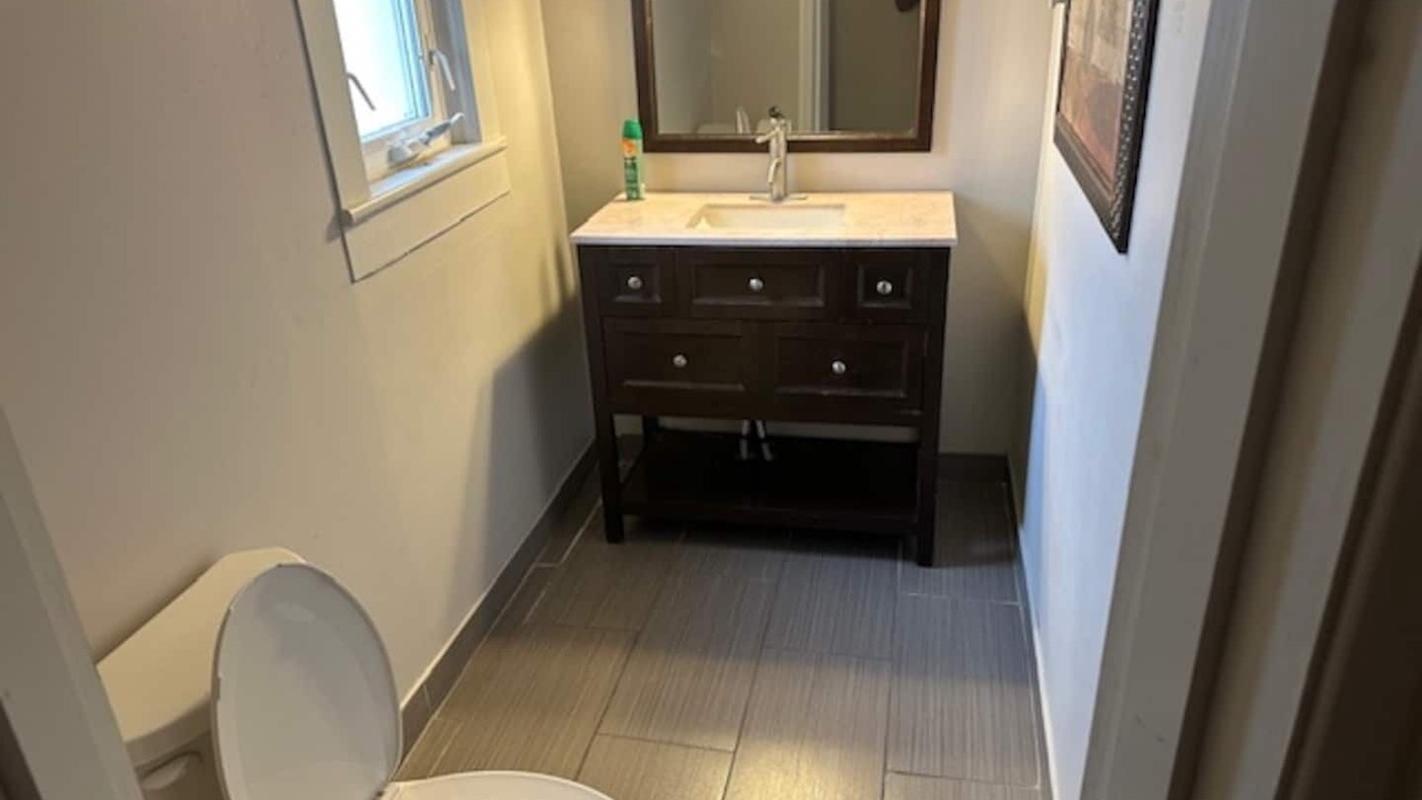 Photo of Bathroom in Downtown Niagara Falls
