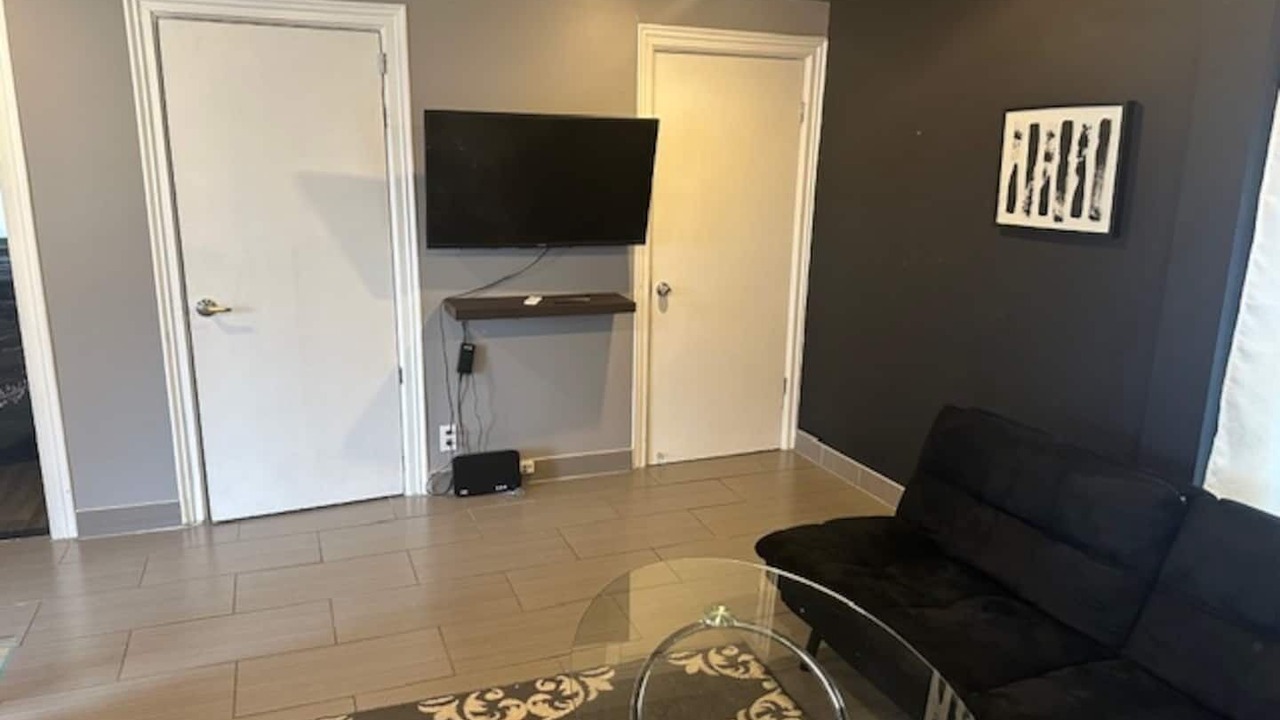 Photo of Livingroom in Downtown Niagara Falls