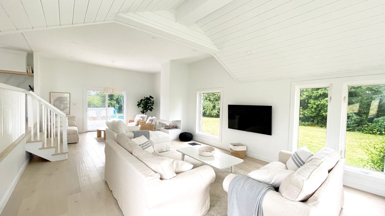 Photo of Livingroom in Prince Edward