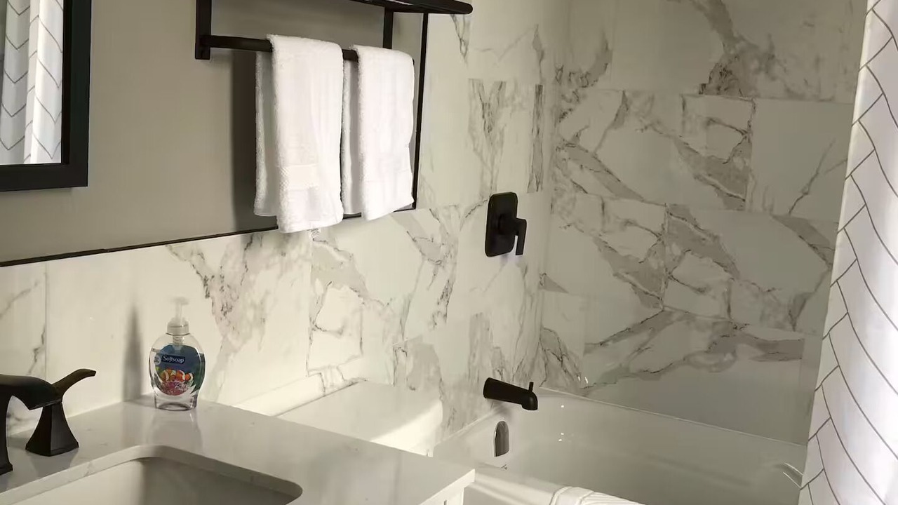 Photo of Bathroom in Inner Harbour
