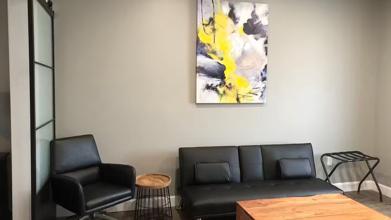 Photo of Livingroom in Inner Harbour