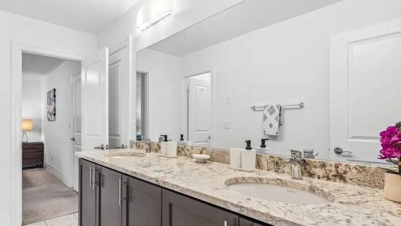 Photo of Bathroom in York Regional Municipality