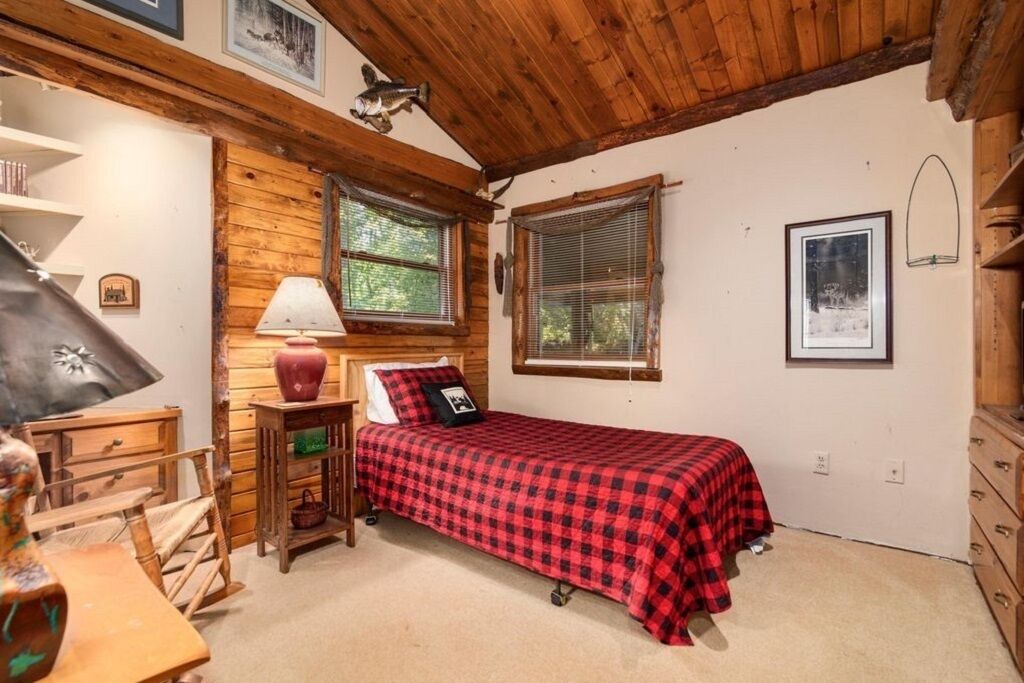Photo of Bedroom in Emily
