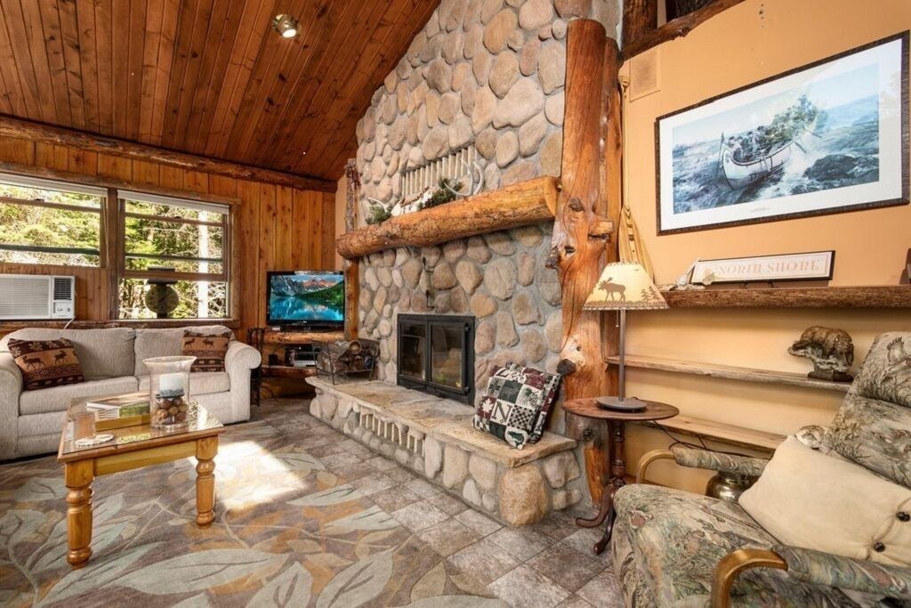 Photo of Livingroom in Emily