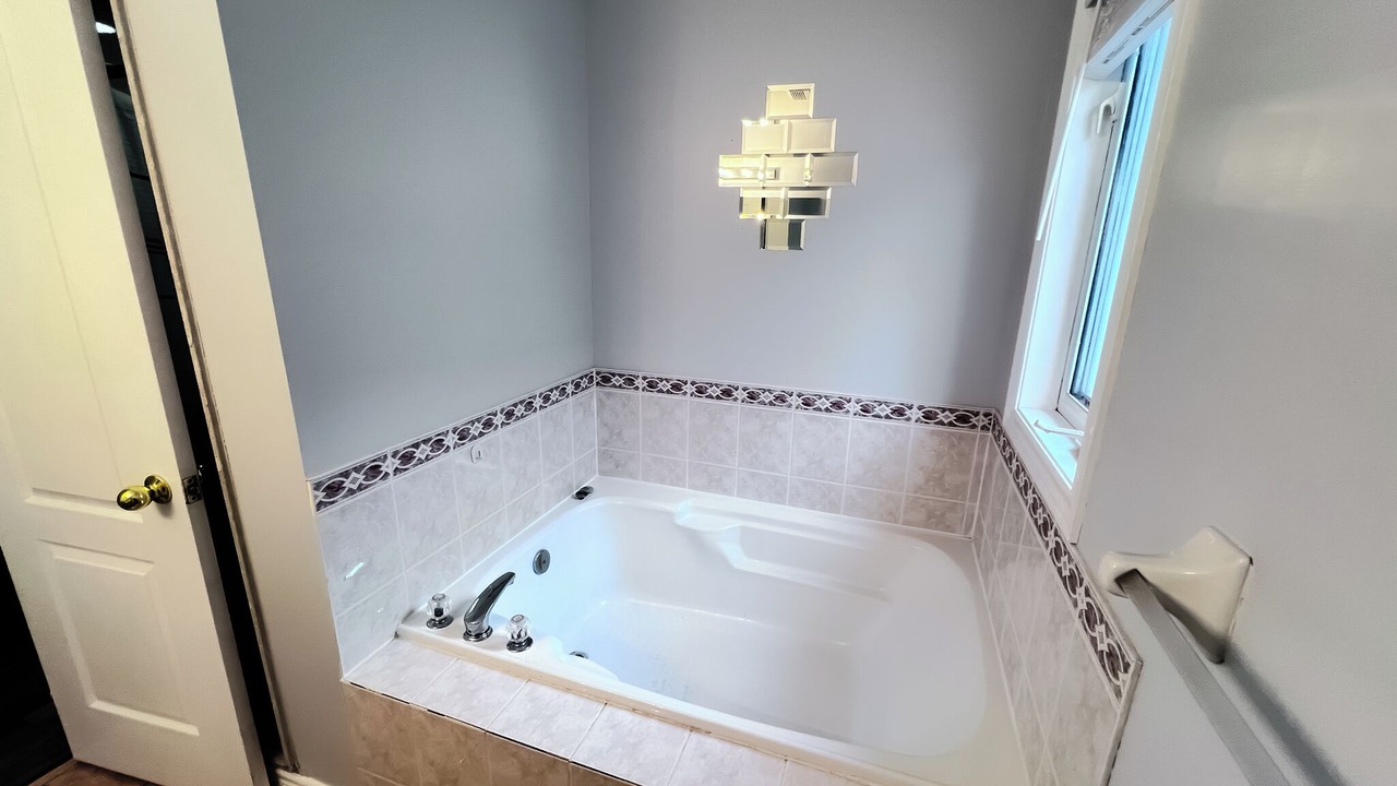 Photo of Bathroom in Meadowvale Village